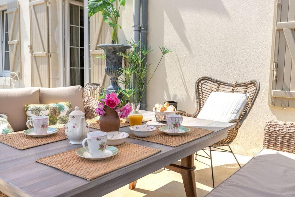 Le Clos Des Roses Chambres Et Tables D Hotes Meusnes Exterior photo