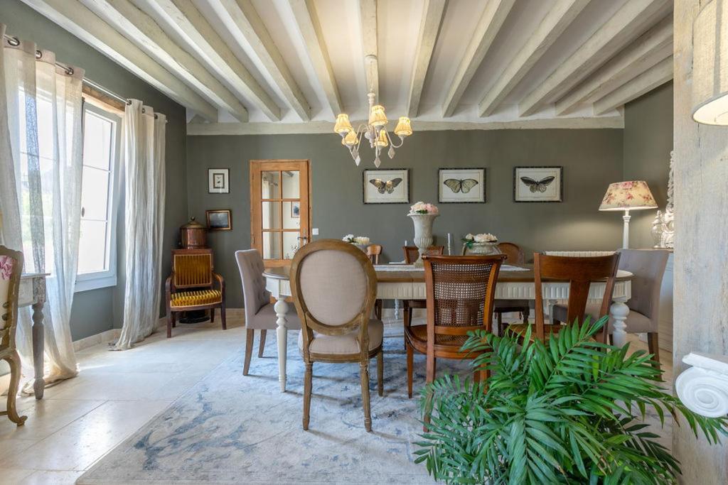 Le Clos Des Roses Chambres Et Tables D Hotes Meusnes Exterior photo
