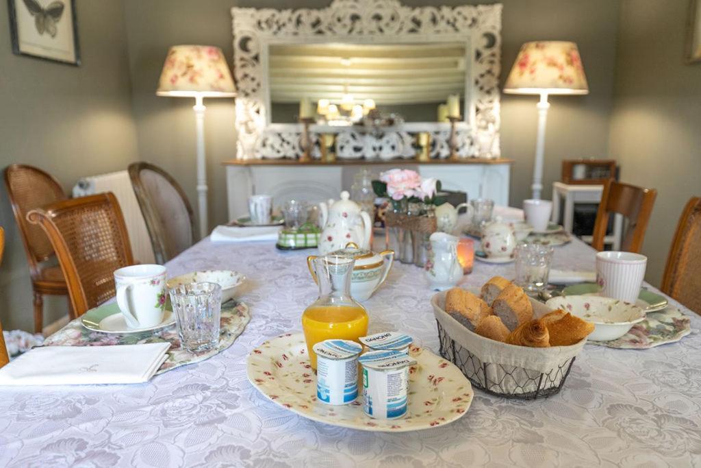 Le Clos Des Roses Chambres Et Tables D Hotes Meusnes Exterior photo